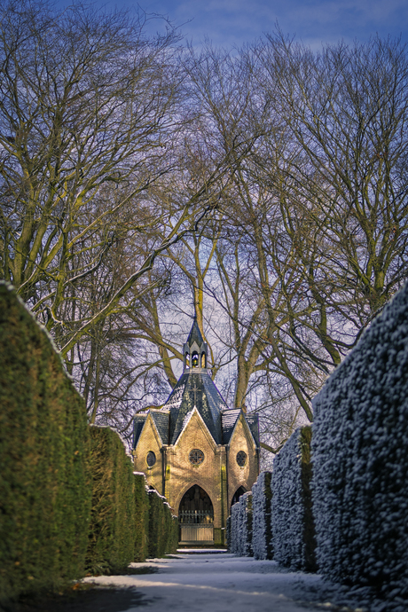 Kapel in de sneeuw