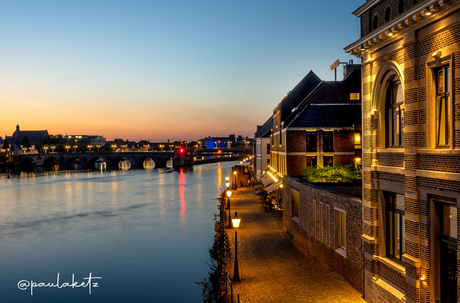 Maastricht tijdens het blauwe uur
