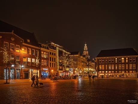 Vismarkt Verlicht: Avondgloed met Martinitoren.