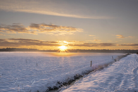 Winterse zonsopkomst