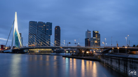 Rotterdam tijdens zonsopkomst