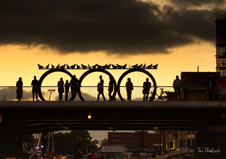 silhouetten op de Friesebrug