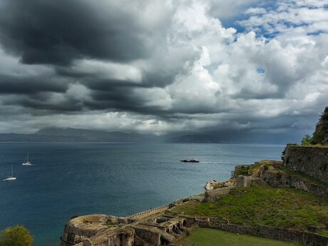 Oud fort Corfu stad