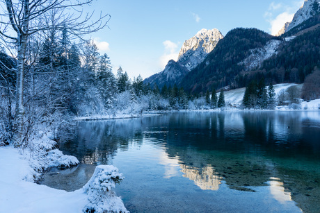 Winterochtend aan de Hintersee