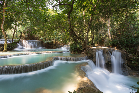 Kuang Si waterval