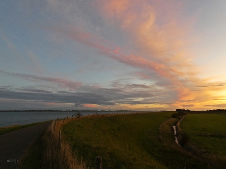 Op-dn-dieke-richting het zuiden......