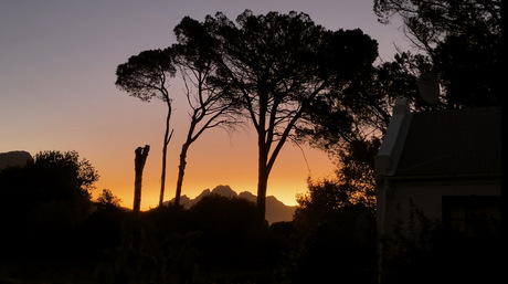 Zuid Afrikaanse zonsondergang. Geen photoshop nodig…..