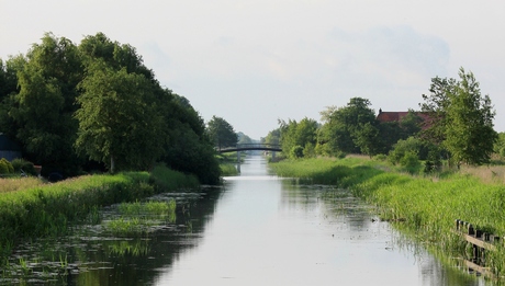 Petit canal & petit pont.