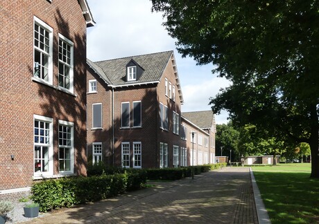 P1230445  Isabella  Kazerne Den Bosch   onderkomens  AAT  soldaten  foto 19 sept 2023  