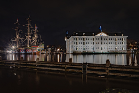 Scheepvaartmuseum en VOC Schip Amsterdam @ Night