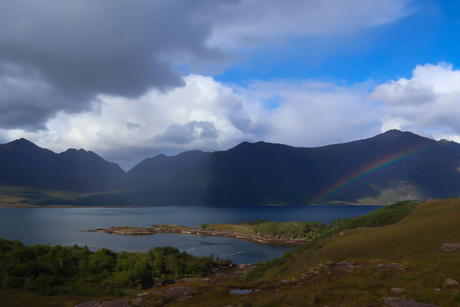 Regen en regenboog