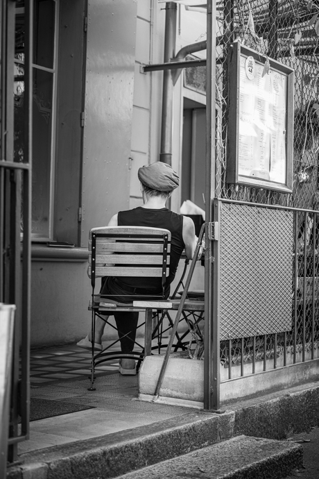 eenzaam   op het terras