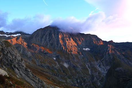 Zonsopgang in de bergen