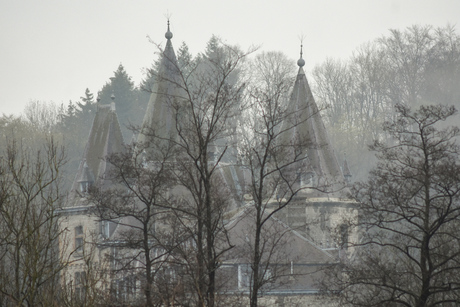 Mistig kasteel