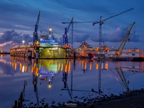 Marietje Nora in het Droogdok van Delfzijl.