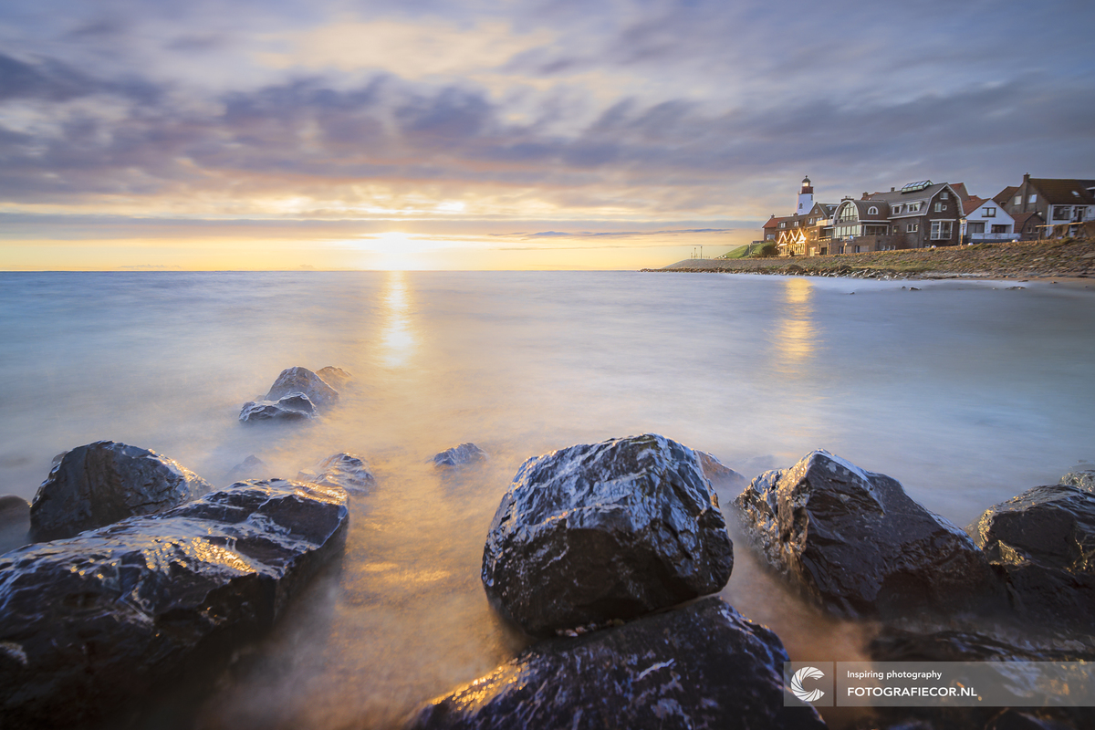 Onlayn BDSM pornosi, eshakda qattiq ilgak