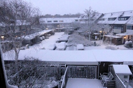 P1300165   Sneeuwbuien  boven Naaldwijk op 7 jan 2026  rond 10.00 uur  