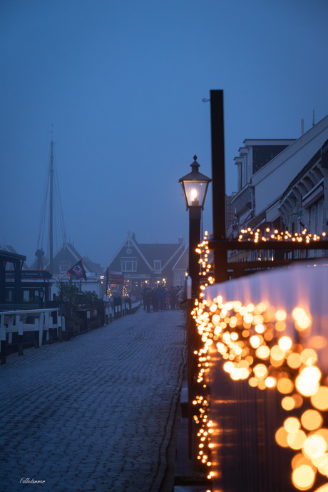 In het licht van de haven.