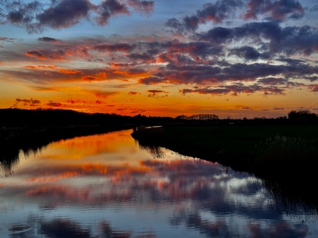 Zonsondergang in de polder