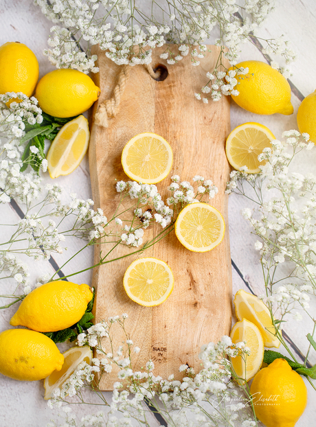 As days grow darker, lemon keeps the table shining.