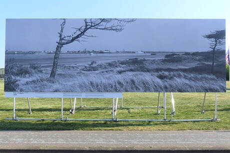 P1170416  H v Holland  Foto tentoonstelling 150 jaar Nieuwe Waterweg  foto 2 mei 2022 