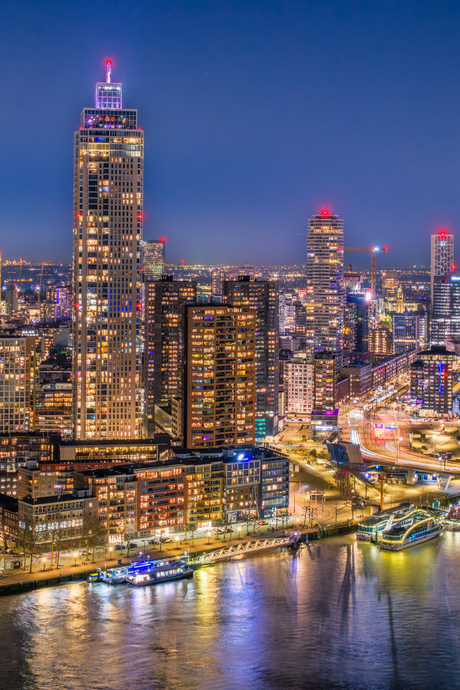 Rotterdam tijdens het blauwe uur