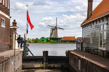 Gezicht op molen de Bonte Hen