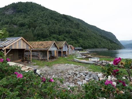 Schuurtjes aan Fjord