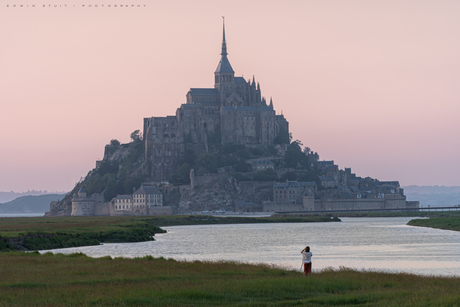 Picturing Le-Mont-Saint-Michel