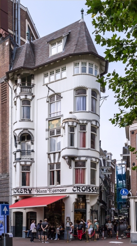 Amsterdam pand gebouwd in jugendstil