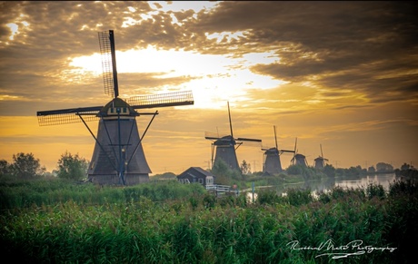 Zonsopkomst Kinderdijk 