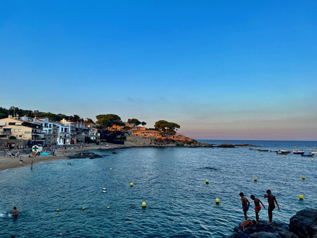 Catalunya swimming kids