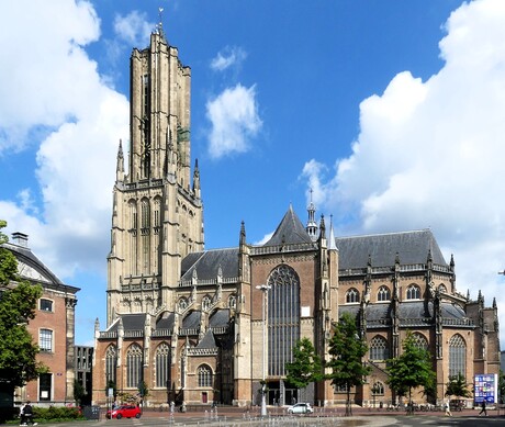 P1240809   Arnhem  Markt  uitz Grote  Kerk  28 mei 2024  