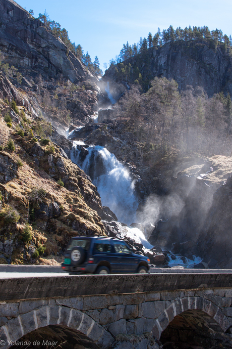 Zonlicht op de waterval