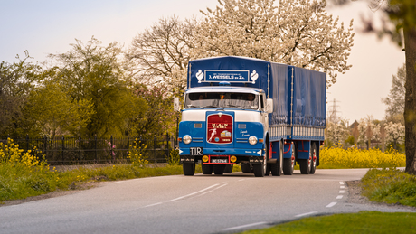 Oldtimer truck M.A.N. 10.212 van bouwjaar 1964