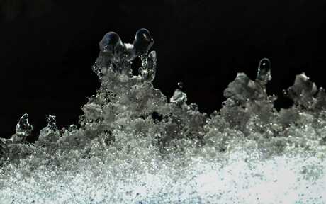 Tussen kristal en stilte