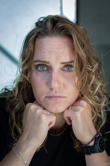 Portret die kracht uitstraalt.