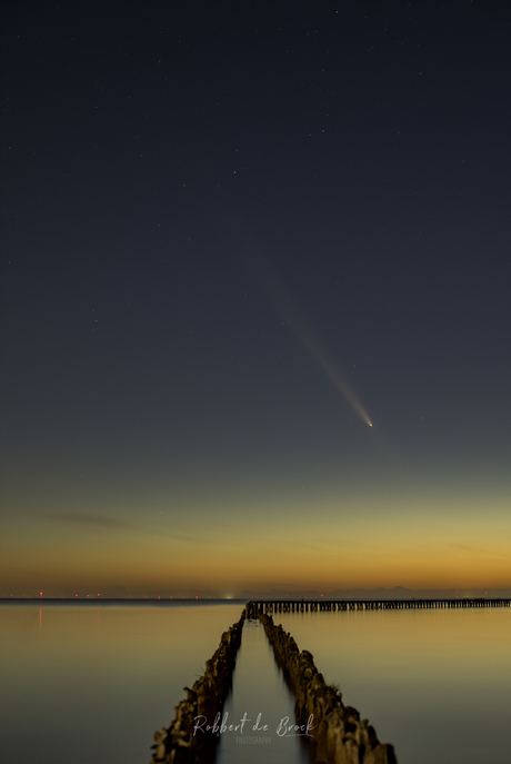 Komeet aan het IJsselmeer in Hindeloopen 