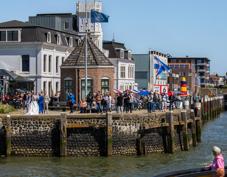Nu even geen foto de zeesleper Elbe komt voorbij. 