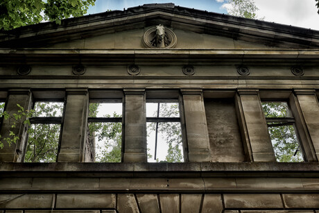 Das weiße Schloss am Meer. 