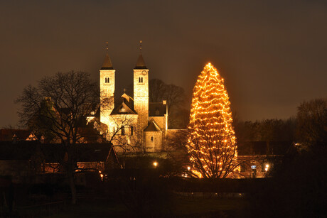 Basiliek St. Odiliënberg in kerstsfeer.