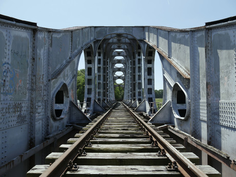 Verlaten spoorbrug