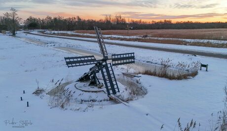 Tjasker in de sneeuw