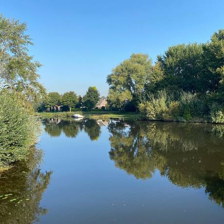 Weerspiegeling in het water